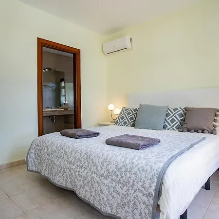 Villa Olano Is A Lovely With Pool And Ac Playa Blanca (Lanzarote)
